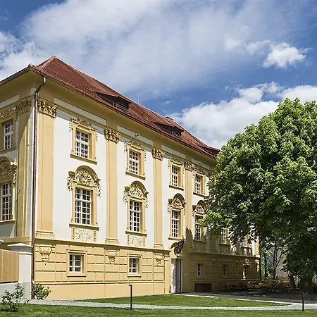 Tauroa Hofwirt فندق 4*